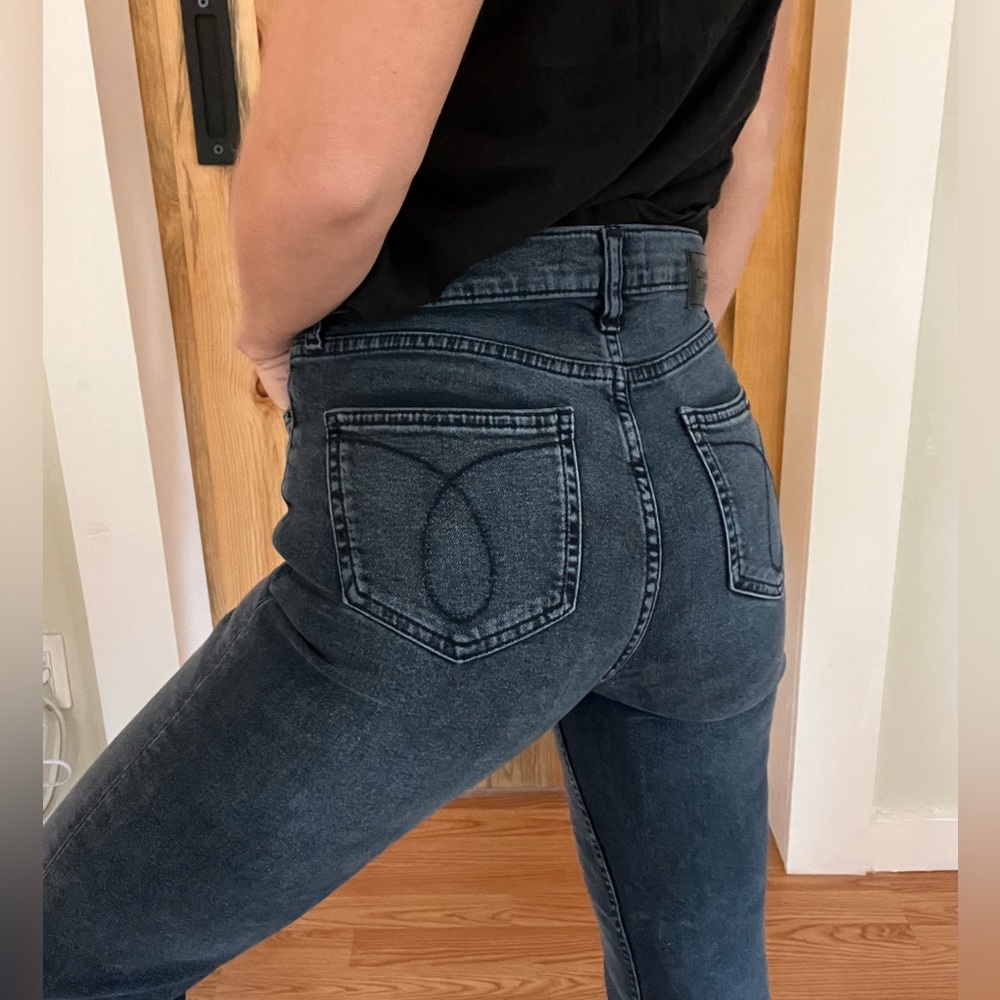 CALVIN KLEIN JEANS super high rise flare.